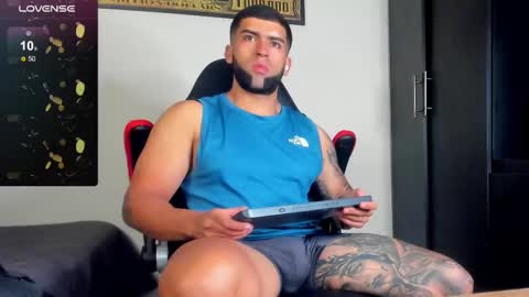 Snapshot of erick_blake_ chatting on February 27, 3:08 am my online show from February 27, 3:08 am