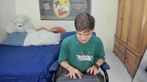 erick_de_rossee online show from December 19, 7:31 pm