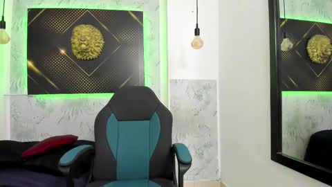 Snapshot of erick_zhimerman chatting on February 20, 9:55 am online show from February 20, 9:55 am