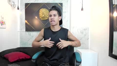 Snapshot of erick_zhimerman chatting on February 10, 5:14 am online show from February 10, 5:14 am