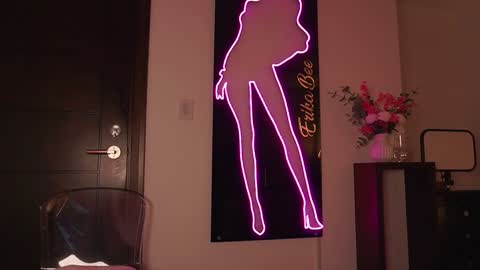 Snapshot of erikabee chatting on October 4, 8:17 pm Venus Skye online show from October 4, 8:17 pm