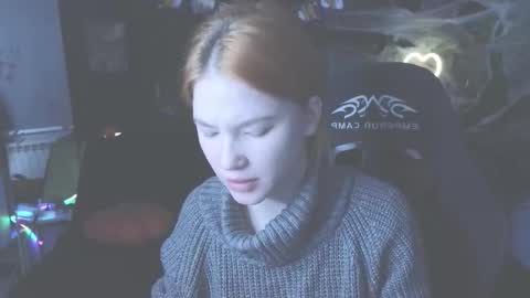 Snapshot of erikabrian chatting on October 22, 1:42 am erikabrian online show from October 22, 1:42 am