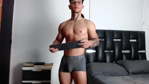 Eros online show from February 20, 8:33 pm