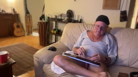 Snapshot of erostalk chatting on September 25, 5:58 am eros online show from September 25, 5:58 am