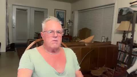 Snapshot of erostalk chatting on October 11, 1:32 am eros online show from October 11, 1:32 am