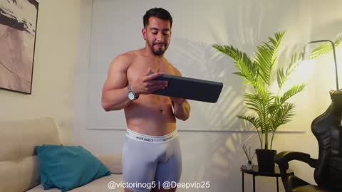 Snapshot of eroswolfs chatting on January 23, 11:36 pm eroswolf online show from January 23, 11:36 pm