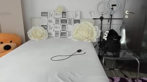 Snapshot of eroticsensualkitty4u chatting on October 8, 7:14 am eroticsensualkitty4u online show from October 8, 7:14 am