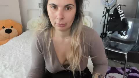 eroticsensualkitty4u online show from October 23, 9:22 am