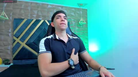 Snapshot of eryonbradley chatting on October 5, 4:47 pm Eryon online show from October 5, 4:47 pm