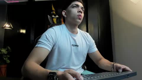 Snapshot of eryonbradley chatting on September 18, 11:14 am Eryon online show from September 18, 11:14 am