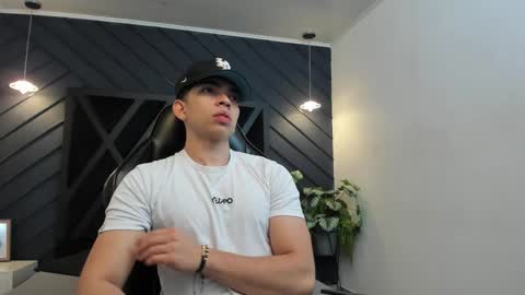 Snapshot of eryonbradley chatting on September 24, 11:17 am Eryon online show from September 24, 11:17 am