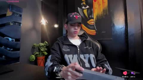 Snapshot of eryonbradley chatting on October 13, 11:12 am Eryon online show from October 13, 11:12 am
