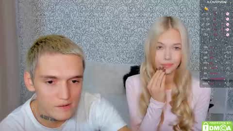 Snapshot of eshcka chatting on October 25, 2:28 pm Megan and Brad online show from October 25, 2:28 pm