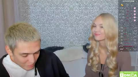 Snapshot of eshcka chatting on October 28, 2:07 pm Megan and Brad online show from October 28, 2:07 pm