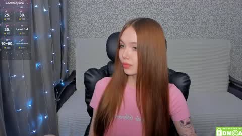 Snapshot of eshcka chatting on January 22, 11:53 pm Megan and Brad online show from January 22, 11:53 pm