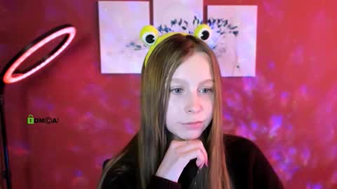 Snapshot of esme_moore_ chatting on October 8, 9:48 am esme_moore_ online show from October 8, 9:48 am