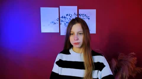 Snapshot of esme_moore_ chatting on October 19, 8:52 am esme_moore_ online show from October 19, 8:52 am