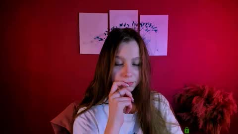 esme_moore_ online show from November 18, 9:01 am