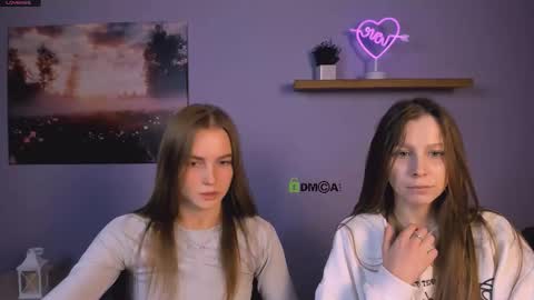 esme_moore_ online show from November 13, 10:07 am