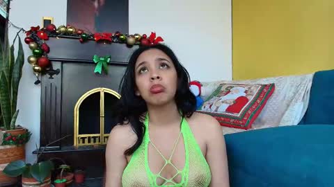 Esmeralda  online show from December 17, 3:52 pm