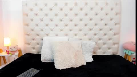 esmeralda  online show from November 26, 6:59 pm