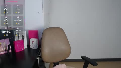 esmeralda_bk online show from November 18, 10:35 pm