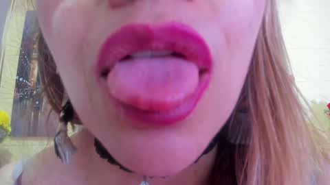 Snapshot of esmeralda_oikos chatting on February 1, 6:21 am Esmeralda .INDEPENDENT MODEL online Monday to Saturday 3 pm Chicago online show from February 1, 6:21 am