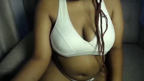 Snapshot of esmeray_ chatting on September 17, 9:18 pm Esme online show from September 17, 9:18 pm