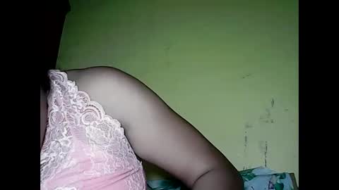 Snapshot of especialgirl_28 chatting on January 17, 5:51 pm especialgirl_28 online show from January 17, 5:51 pm