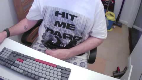 Morph online show from November 18, 9:40 pm