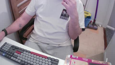 Morph online show from April 4, 8:38 pm