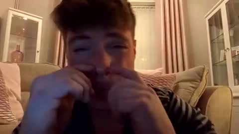 essexlad2022 online show from April 6, 1:03 am