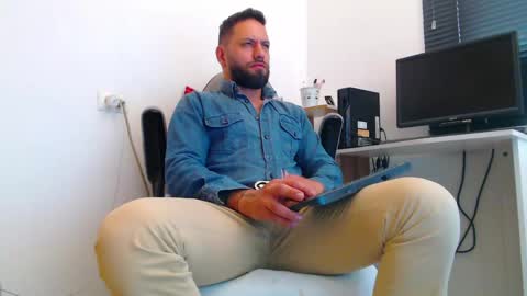 esteban online show from March 19, 6:02 pm