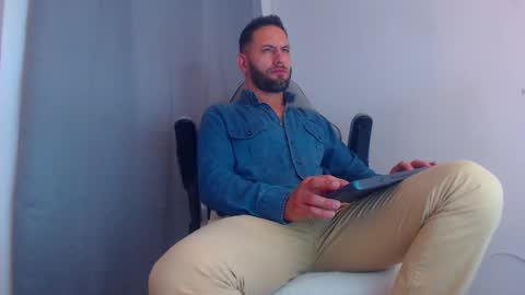 esteban online show from January 23, 1:41 am