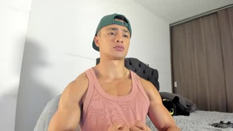 ESTEBAN online show from March 18, 10:48 pm