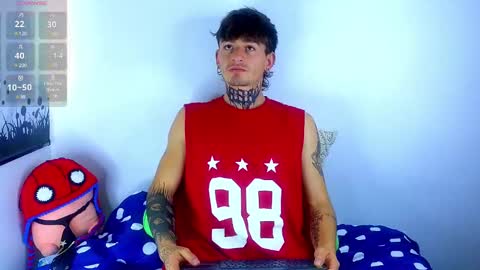Snapshot of estebanchar_ chatting on February 25, 4:25 pm Esteban independent model online show from February 25, 4:25 pm