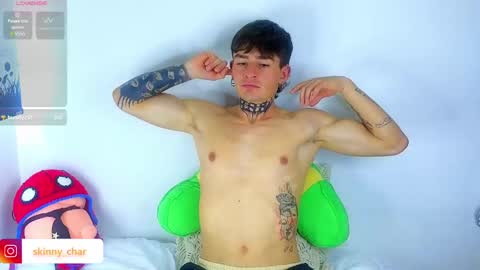 Snapshot of estebanchar_ chatting on January 17, 3:22 pm Esteban independent model online show from January 17, 3:22 pm