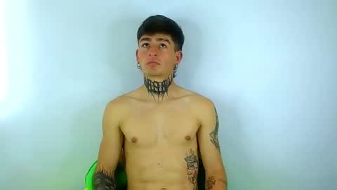 Snapshot of estebanchar_ chatting on March 10, 3:20 pm Esteban independent model online show from March 10, 3:20 pm