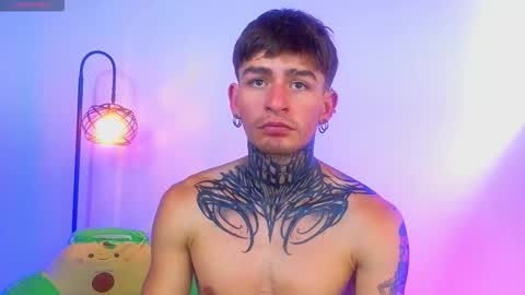 Snapshot of estebanchar_ chatting on October 15, 7:26 pm Esteban independent model online show from October 15, 7:26 pm