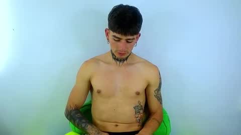 Snapshot of estebanchar_ chatting on March 6, 5:43 pm Esteban independent model online show from March 6, 5:43 pm