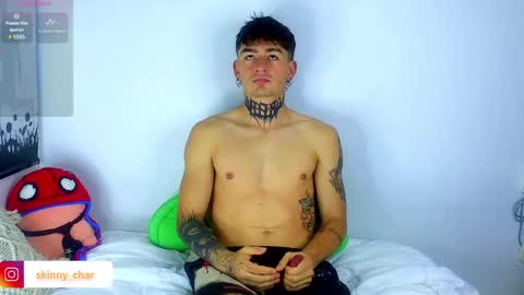 Snapshot of estebanchar_ chatting on January 28, 11:17 am Esteban independent model online show from January 28, 11:17 am