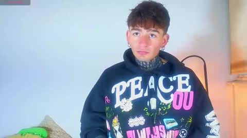 Snapshot of estebanchar_ chatting on October 20, 10:53 am Esteban independent model online show from October 20, 10:53 am