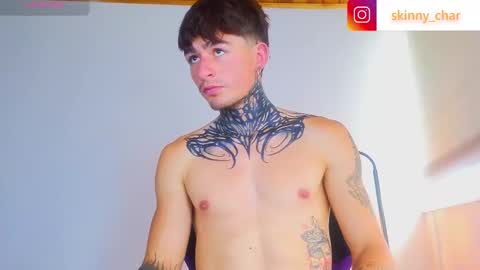 Snapshot of estebanchar_ chatting on October 18, 5:39 pm Esteban independent model online show from October 18, 5:39 pm