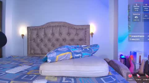 Snapshot of estebanperez_ chatting on October 1, 1:43 pm Esteban online show from October 1, 1:43 pm