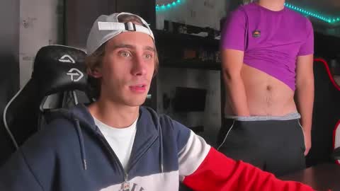 LOUIS online show from October 11, 8:23 pm