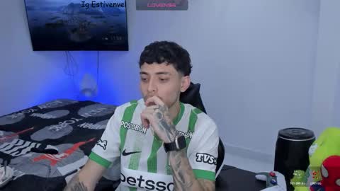 estivenvel online show from February 12, 4:54 pm