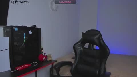 estivenvel online show from March 3, 12:50 am