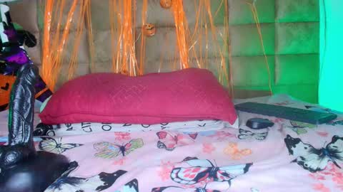 Estrella online show from October 21, 12:10 pm