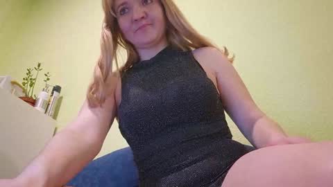 estrellawalters online show from February 4, 9:10 pm