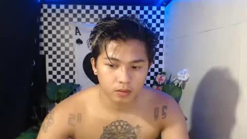 Snapshot of esward_tynn chatting on October 23, 2:57 am im esward tynn online show from October 23, 2:57 am